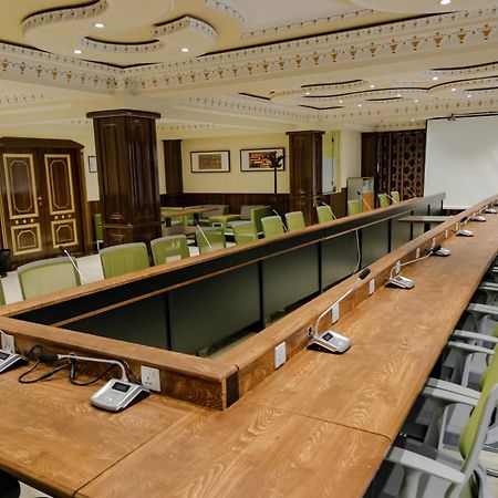 Hotel Atlas Dushanbe Bagian luar foto