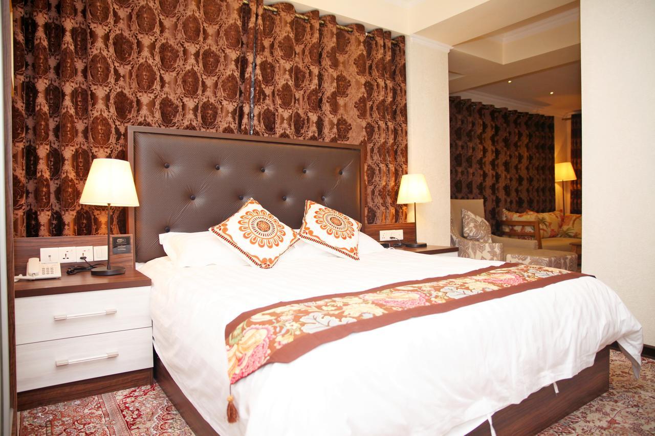 Hotel Atlas Dushanbe Bagian luar foto