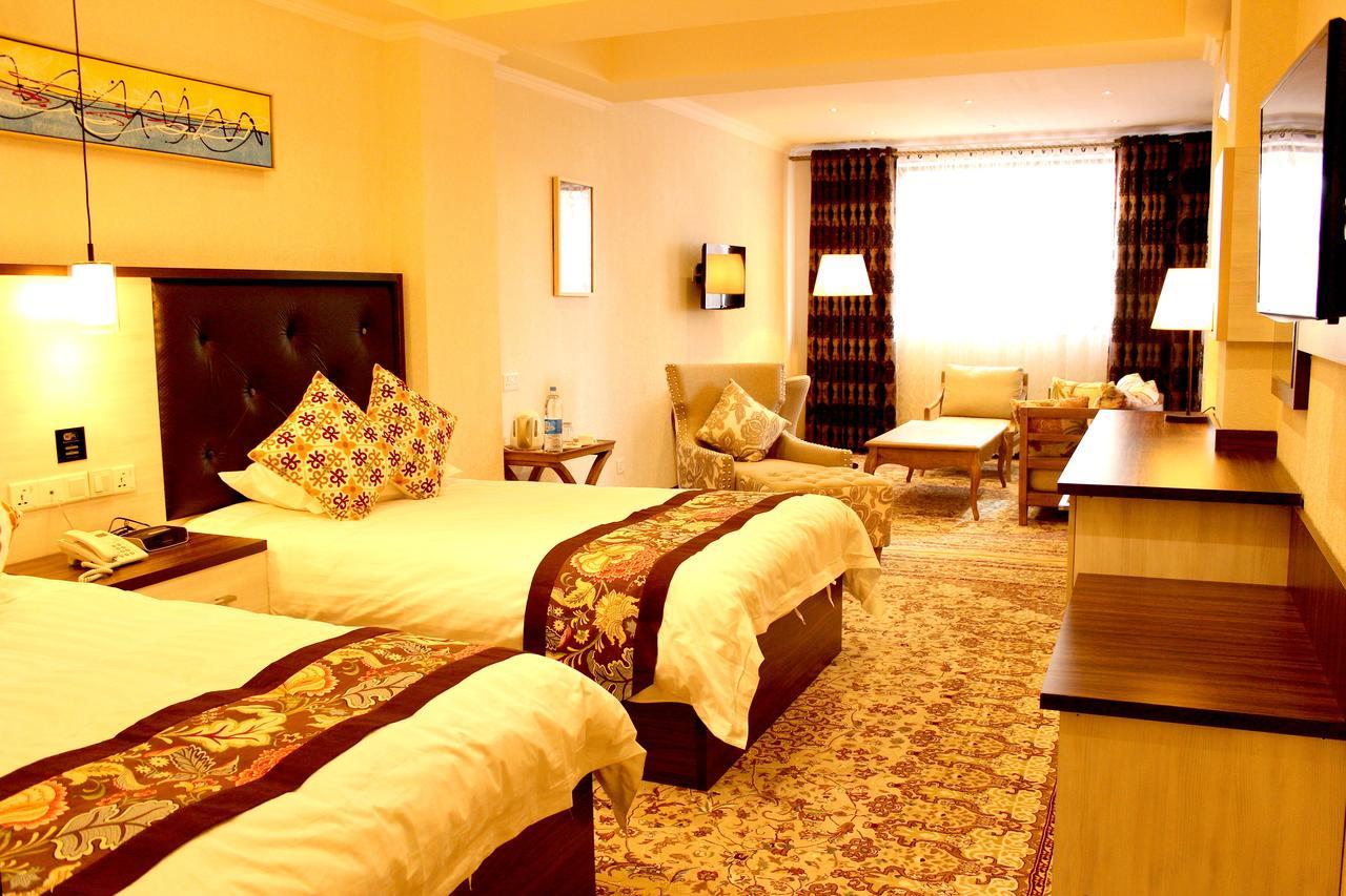 Hotel Atlas Dushanbe Bagian luar foto