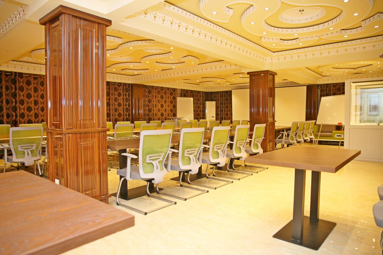 Hotel Atlas Dushanbe Bagian luar foto