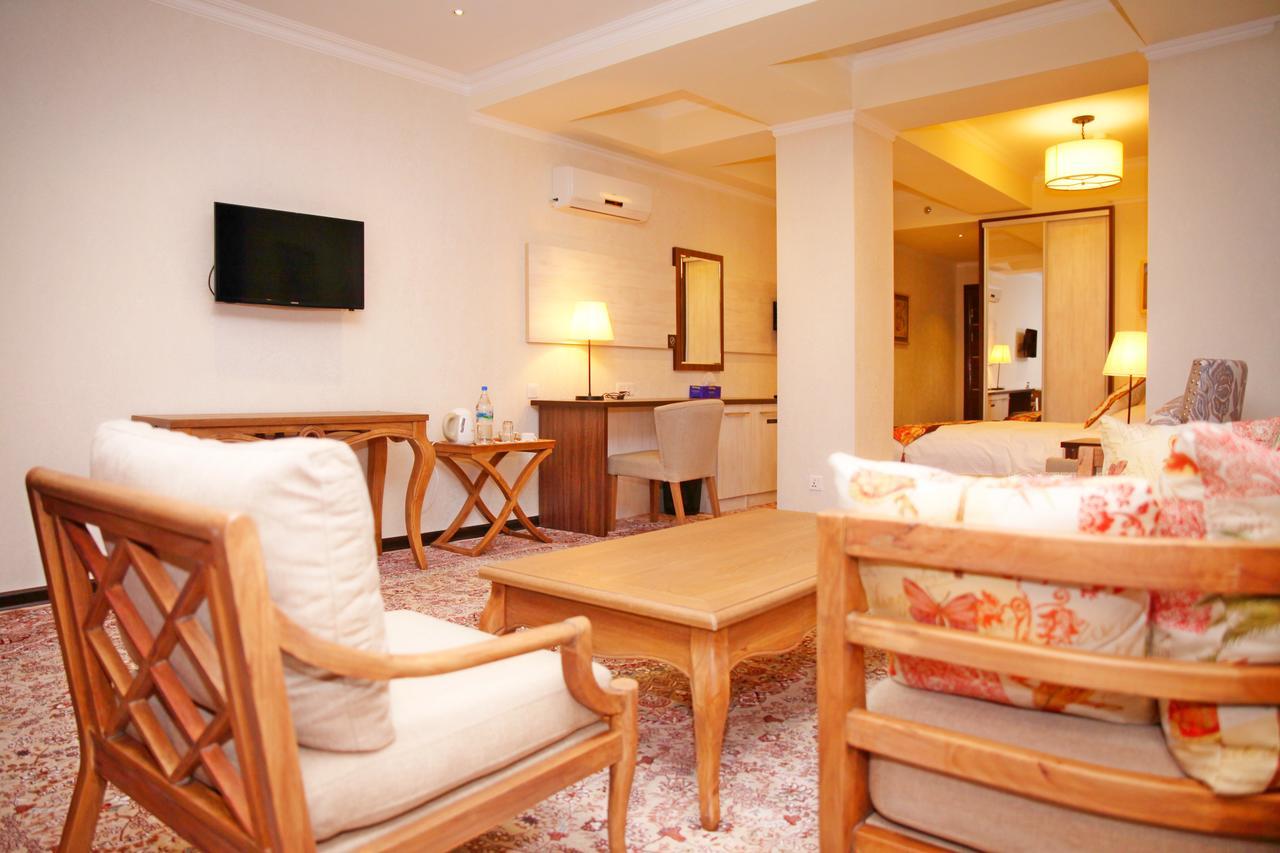 Hotel Atlas Dushanbe Bagian luar foto