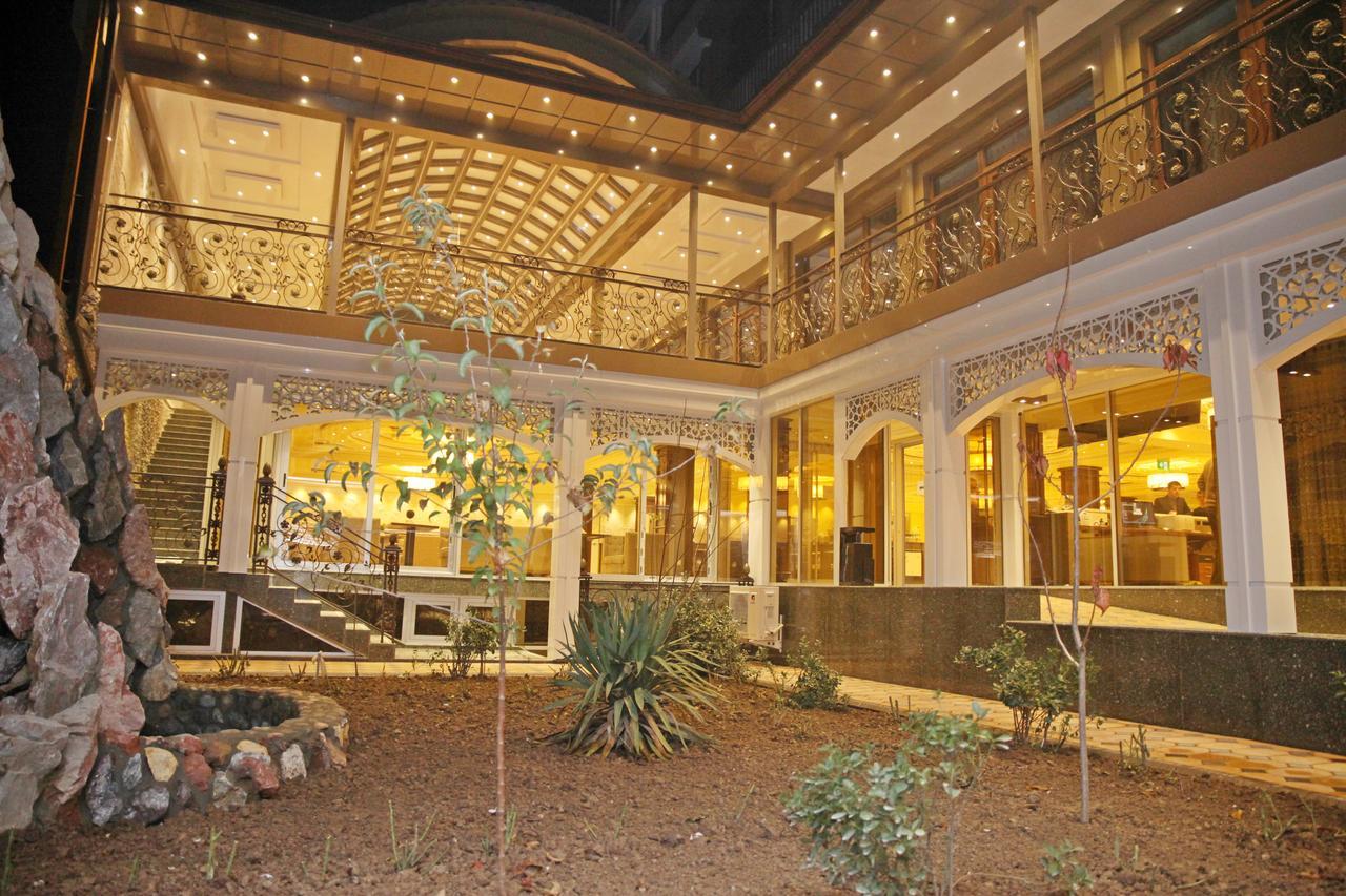 Hotel Atlas Dushanbe Bagian luar foto
