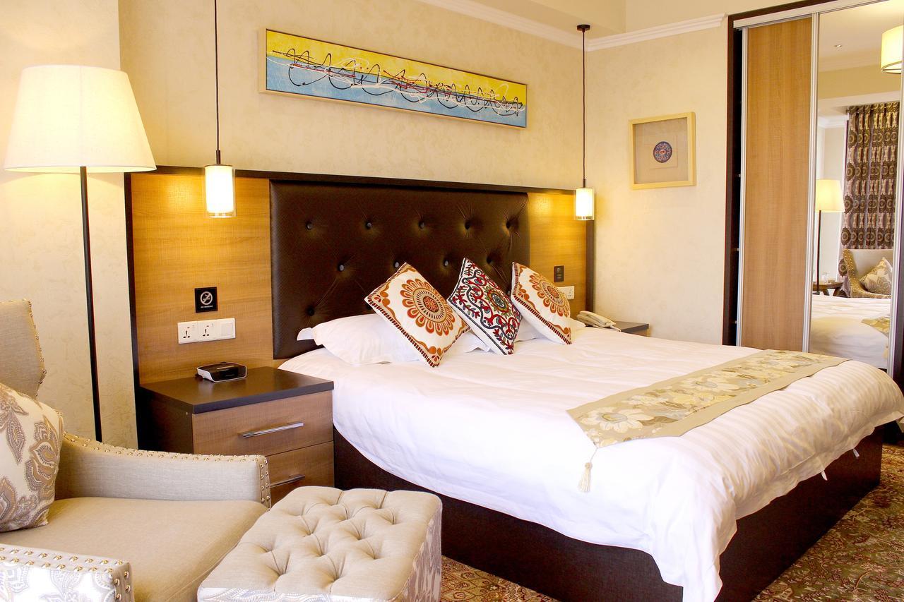 Hotel Atlas Dushanbe Bagian luar foto